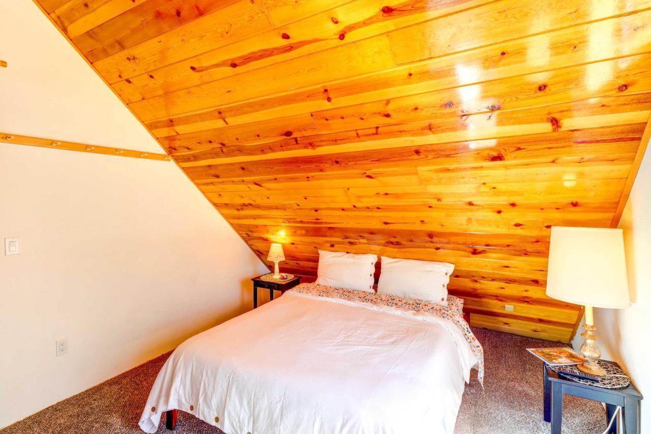 Lakeside Cabin Rental With Hot Tub - Close To Hiking Pinetop-Lakeside Eksteriør bilde